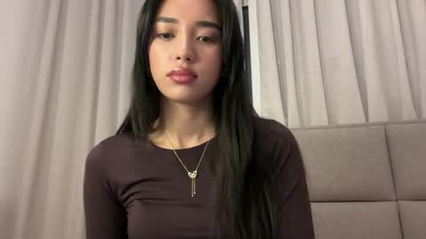 Lily online show from November 19, 4:29 pm