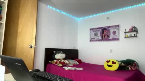 Snapshot of ariza1515 chatting on November 11, 10:04 am ariza1515 online show from November 11, 10:04 am