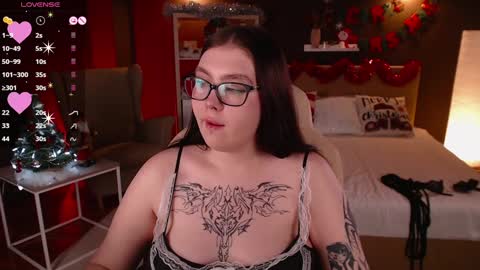 Snapshot of arizonaa_muse chatting on December 13, 3:32 pm Astrid online show from December 13, 3:32 pm
