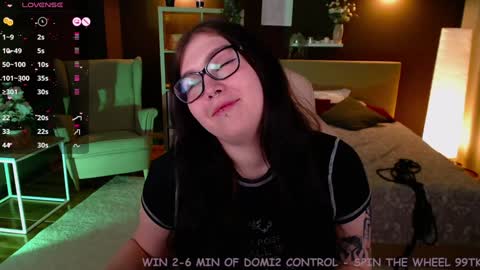 Snapshot of arizonaa_muse chatting on January 16, 3:35 pm Astrid online show from January 16, 3:35 pm