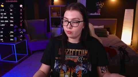 Snapshot of arizonaa_muse chatting on February 6, 3:31 pm Astrid online show from February 6, 3:31 pm