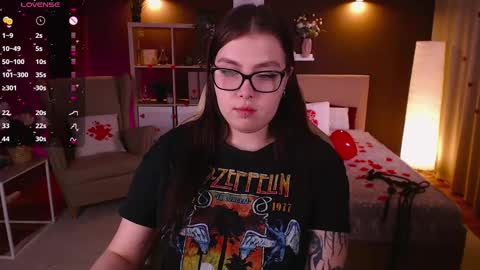 Snapshot of arizonaa_muse chatting on February 12, 6:30 pm Astrid online show from February 12, 6:30 pm