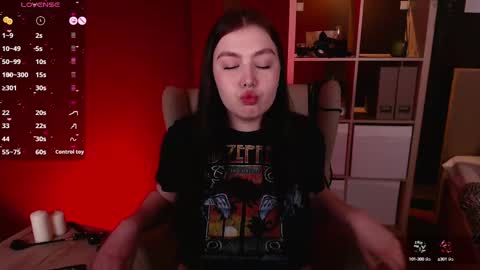 Snapshot of arizonaa_muse chatting on March 7, 12:26 am Astrid online show from March 7, 12:26 am