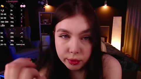 Snapshot of arizonaa_muse chatting on March 12, 12:31 am Astrid online show from March 12, 12:31 am
