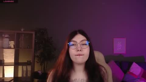 Snapshot of arizonaa_muse chatting on September 15, 1:05 am Astrid online show from September 15, 1:05 am