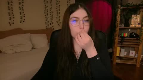 Snapshot of arizonaa_muse chatting on October 20, 1:28 am Astrid online show from October 20, 1:28 am