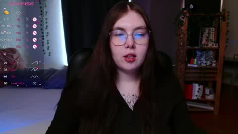 Snapshot of arizonaa_muse chatting on June 5, 8:53 am Astrid online show from June 5, 8:53 am