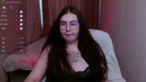 Snapshot of arizonaa_muse chatting on July 4, 9:59 am Astrid online show from July 4, 9:59 am