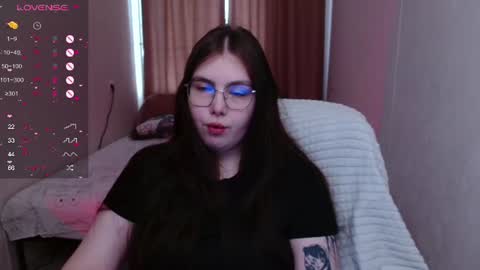 Snapshot of arizonaa_muse chatting on July 6, 7:27 am Astrid online show from July 6, 7:27 am
