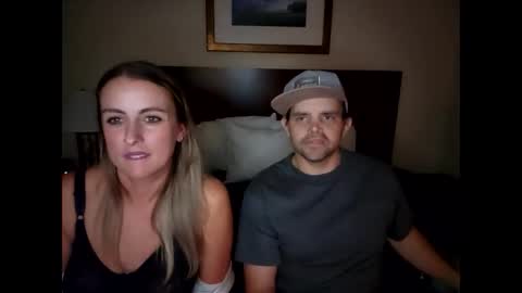 Snapshot of arky30 chatting on October 28, 3:54 am Nutter Butter online show from October 28, 3:54 am