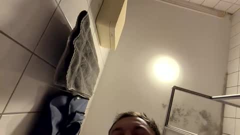 armyskater32 online show from February 24, 9:35 pm