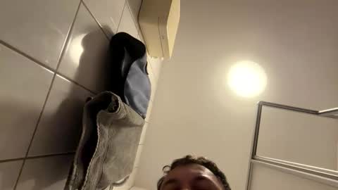 armyskater32 online show from April 13, 9:31 pm