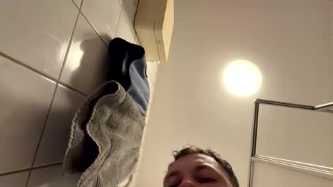 armyskater32 online show from April 18, 9:26 pm