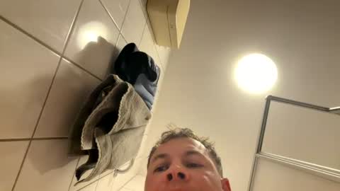 armyskater32 online show from July 10, 9:17 pm