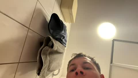 armyskater32 online show from July 20, 8:44 pm