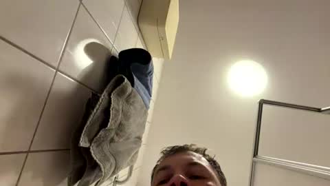armyskater32 online show from August 1, 9:03 pm