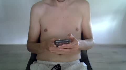 Snapshot of arnoanro chatting on June 18, 3:49 pm arnoanro online show from June 18, 3:49 pm