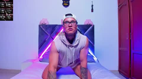 arnold sexy hot98 online show from November 12, 4:40 pm