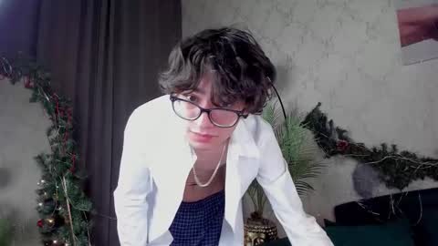 Arnold online show from December 23, 4:06 pm