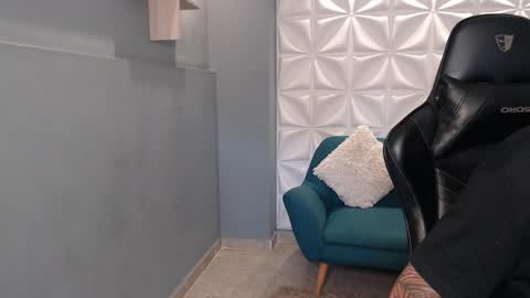 Arohom Lester online show from November 18, 12:09 pm