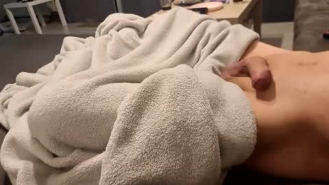 Snapshot of arok73 chatting on December 21, 12:18 am Arok online show from December 21, 12:18 am