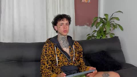 Snapshot of aron_ford chatting on October 1, 11:49 am Aron ford online show from October 1, 11:49 am