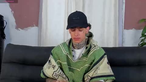 Snapshot of aron_ford chatting on October 7, 12:02 pm Aron ford online show from October 7, 12:02 pm