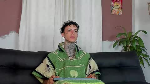 Snapshot of aron_ford chatting on October 25, 11:51 am Aron ford online show from October 25, 11:51 am