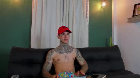 Snapshot of aron_ford chatting on November 3, 11:11 am Aron ford online show from November 3, 11:11 am