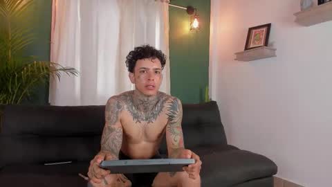 Snapshot of aron_ford chatting on November 6, 1:34 pm Aron ford online show from November 6, 1:34 pm