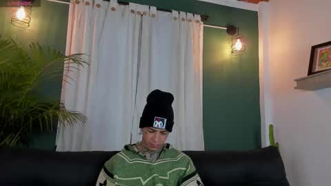 Snapshot of aron_ford chatting on November 14, 12:26 pm Aron ford online show from November 14, 12:26 pm