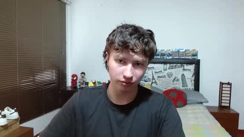 Snapshot of aron_miller18 chatting on January 27, 4:43 pm Aaron online show from January 27, 4:43 pm