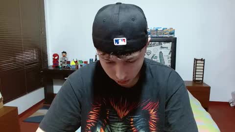 Snapshot of aron_miller18 chatting on January 31, 2:17 pm Aaron online show from January 31, 2:17 pm