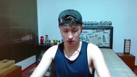 Snapshot of aron_miller18 chatting on February 24, 8:25 pm Aaron online show from February 24, 8:25 pm