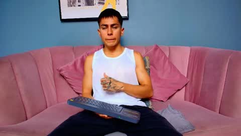 aron_pulse online show from April 1, 1:52 pm