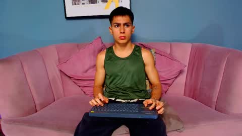 aron_pulse online show from April 2, 2:26 pm