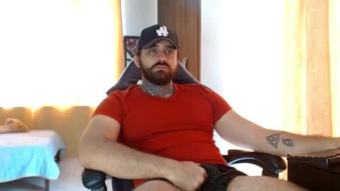 aronmiller online show from November 28, 6:21 pm