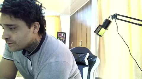 Snapshot of aronmiller404 chatting on June 7, 1:48 pm aronmiller online show from June 7, 1:48 pm