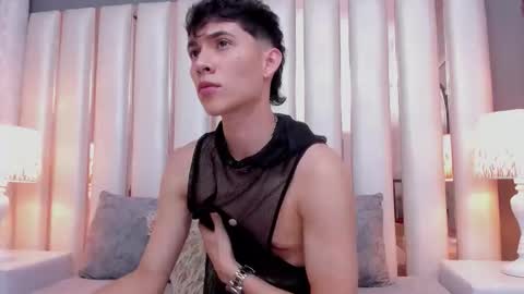 Arontawers online show from April 12, 9:31 pm