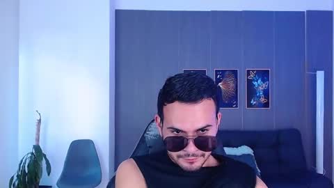 Snapshot of arontrey21_ chatting on October 7, 8:06 pm Adrian online show from October 7, 8:06 pm