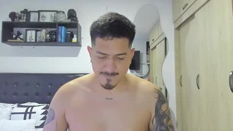 Snapshot of aronwilliams69 chatting on October 31, 1:28 am ARON Independent model online show from October 31, 1:28 am