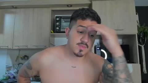 Snapshot of aronwilliams69 chatting on November 15, 6:55 am ARON Independent model online show from November 15, 6:55 am