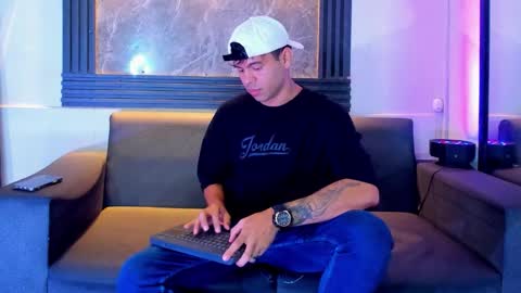 Aroon   online show from November 8, 12:16 pm