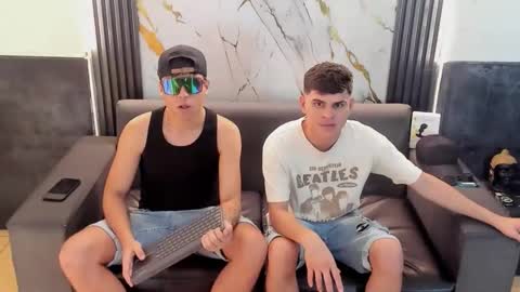 Aroon   online show from April 10, 3:45 am