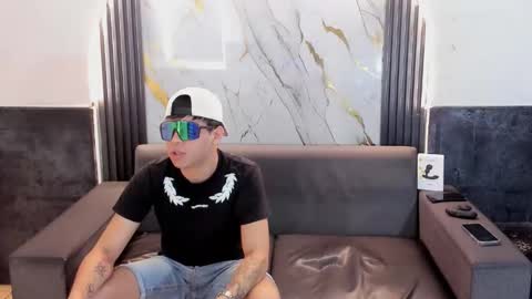 Aroon   online show from April 15, 4:08 am