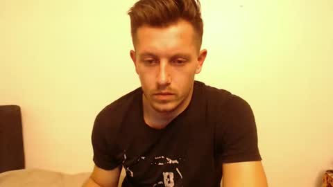 Snapshot of arromwilliam90 chatting on December 7, 9:50 am arromwilliam90 online show from December 7, 9:50 am