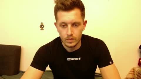 Snapshot of arromwilliam90 chatting on January 22, 6:10 pm arromwilliam90 online show from January 22, 6:10 pm