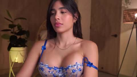 Snapshot of artemia_ chatting on November 14, 1:37 am Amanda online show from November 14, 1:37 am