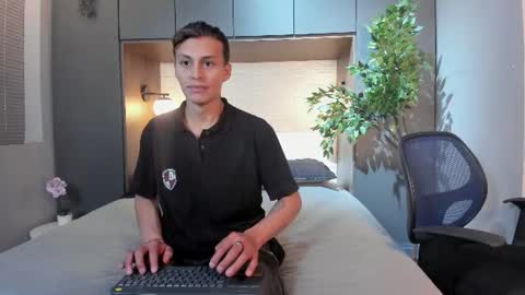 artemisblackwood online show from July 10, 1:47 pm