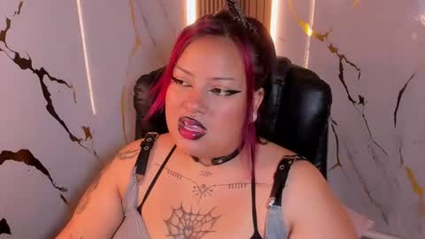 Snapshot of arthemisa_tayy chatting on July 5, 6:20 am Arthemisa online show from July 5, 6:20 am